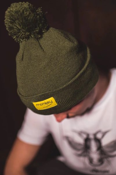 Monkey Climber- Heavy PomPom Beanie Olive- czapka - obrazek 1